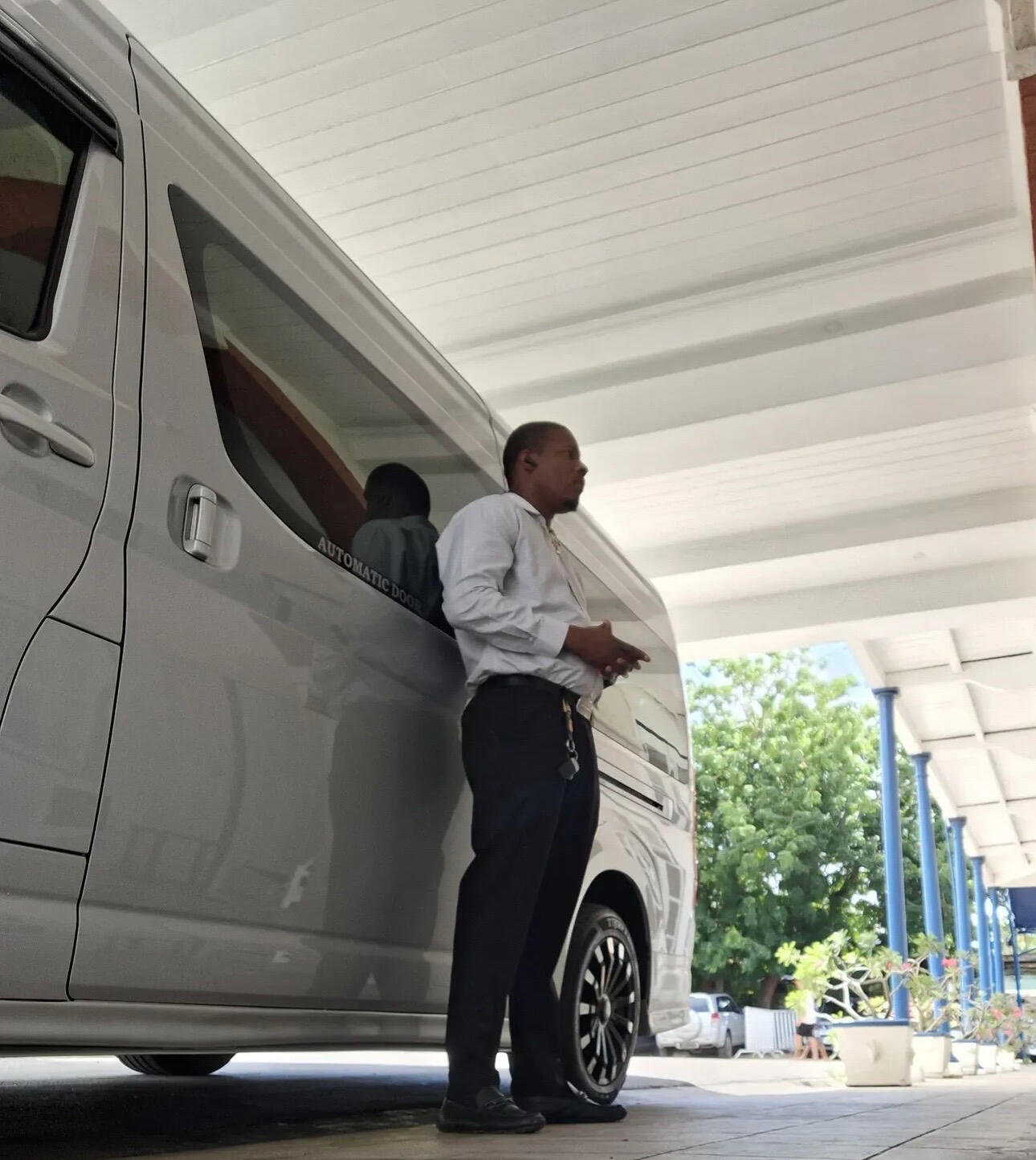 YellowLine Elite Chauffeur Island tours