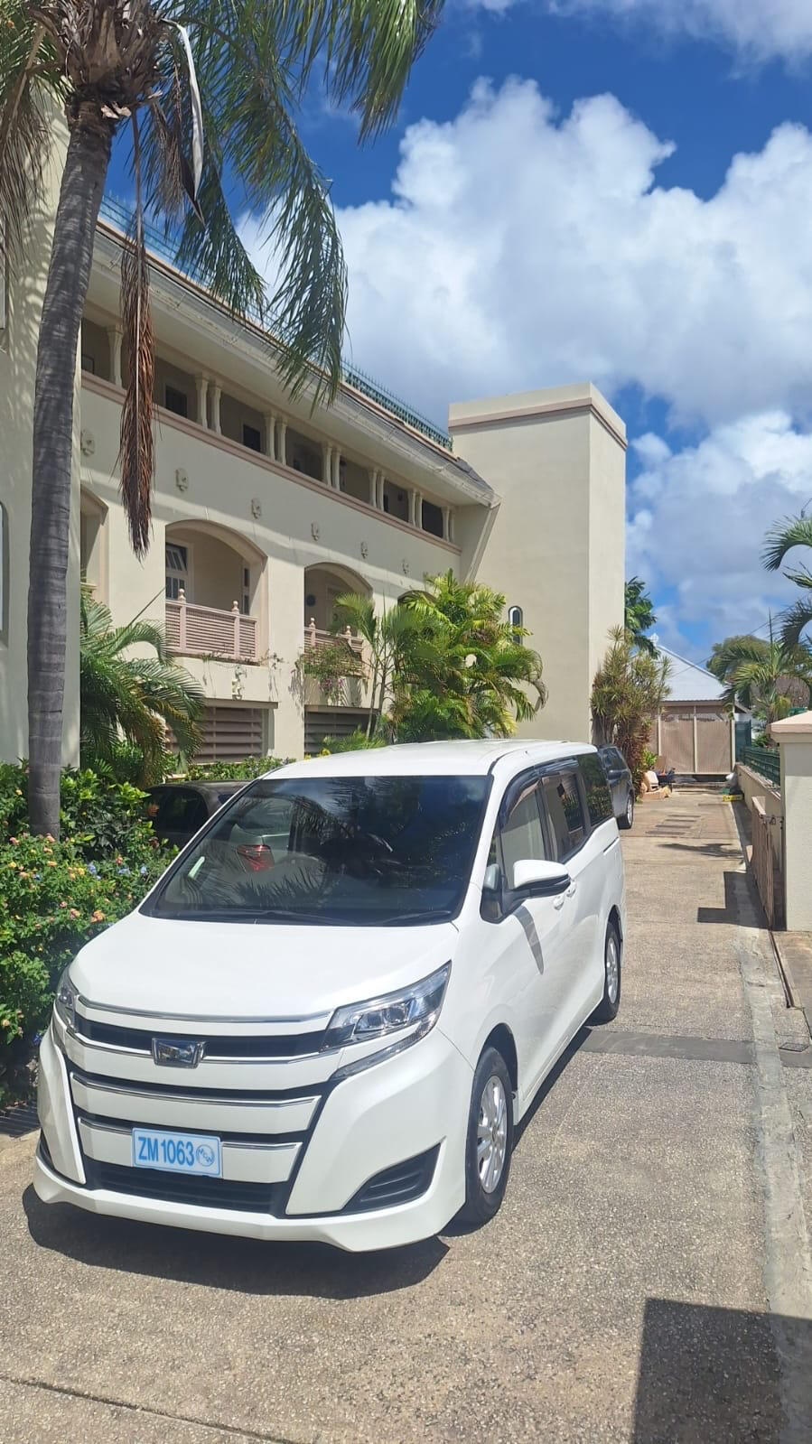 YellowLine Elite Chauffeur Barbados Airport Transfer